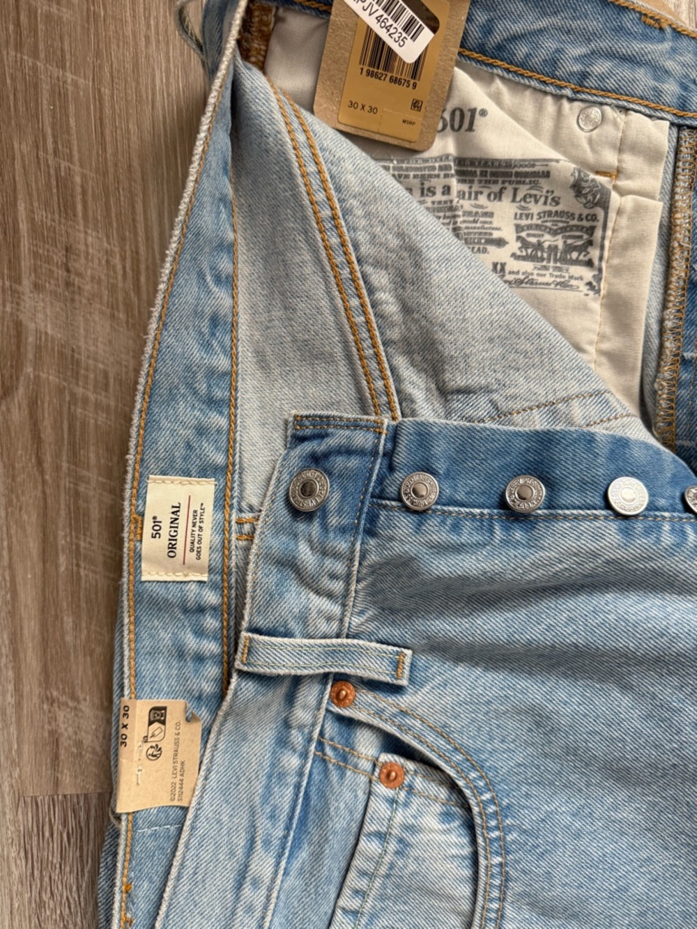 Levi's 501 Two-Tone Light Blue Straight Leg Jeans - Picture 4 of 4